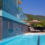 Deluxe With Swimming Pool 오파티아