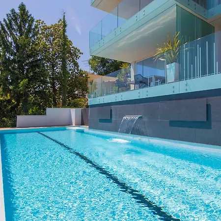 Deluxe With Swimming Pool Apartment Opatija