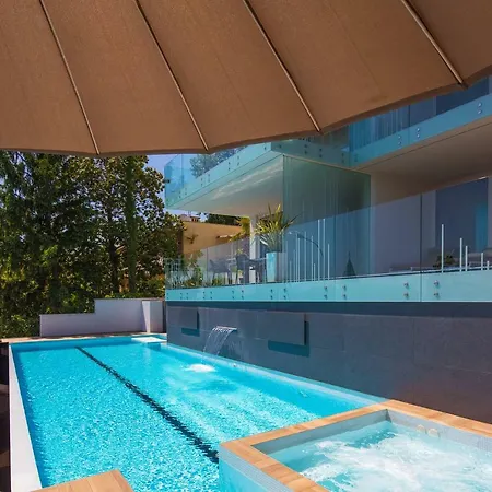 Apartment Deluxe With Swimming Pool Opatija