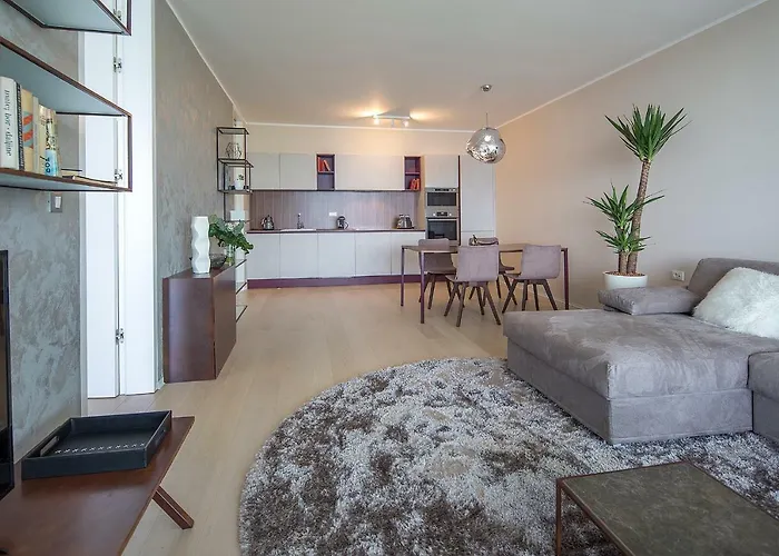 Apartment Deluxe With Swimming Pool *