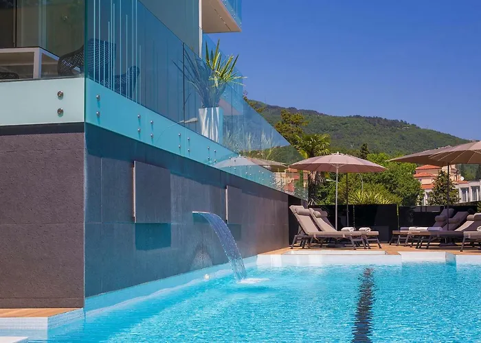 Deluxe With Swimming Pool Opatija
