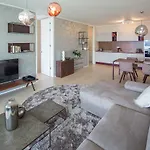 Deluxe With Swimming Pool Apartmán