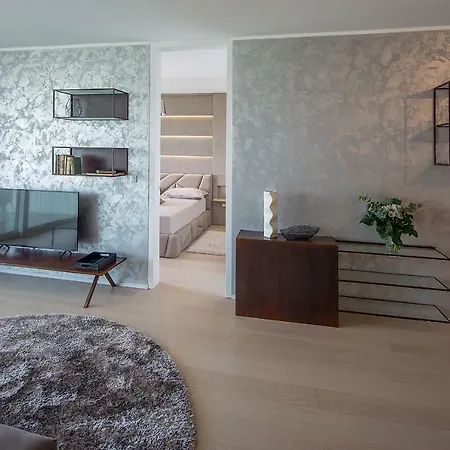 Deluxe With Swimming Pool * אופטיה