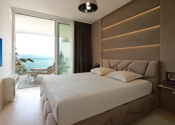 Deluxe With Swimming Pool