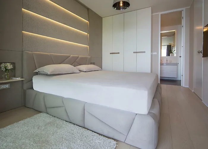 דירה Deluxe With Swimming Pool *